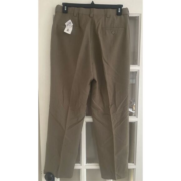 Haggar Mens Iron Free Classic Fit Flat Front Khaki Pant size 34X30 light brown - Picture 7 of 9